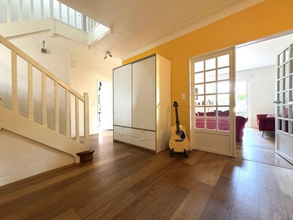 Vente                                                      Maison
                        
                     7 pièces                      201 m2                     à Saint-Herblain