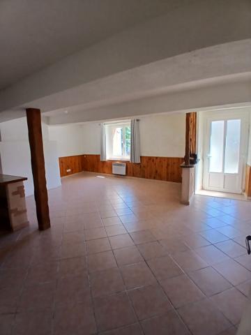 Maison de village de 141 m2 avec double accès et beau potentiel