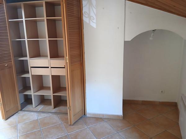 Maison de village de 141 m2 avec double accès et beau potentiel
