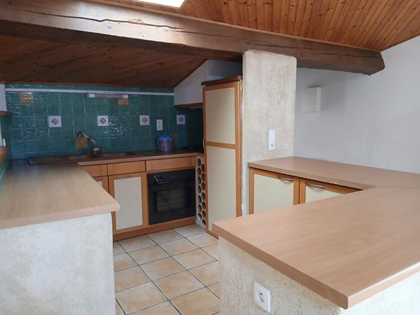 Maison de village de 141 m2 avec double accès et beau potentiel