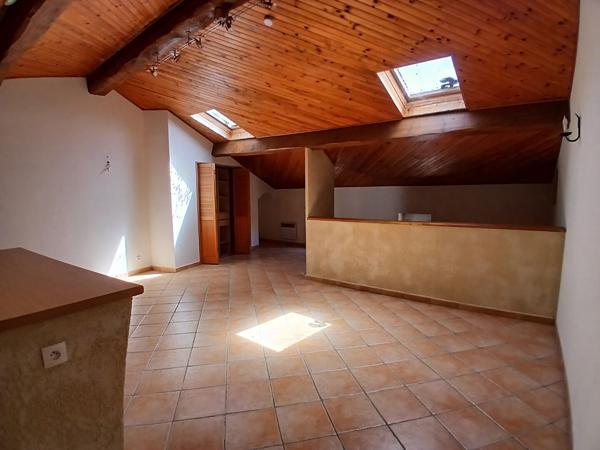 Maison de village de 141 m2 avec double accès et beau potentiel