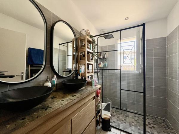 Maison à louer 1 250 € CC Ambarès-et-Lagrave 4 p 90 m² DPE A