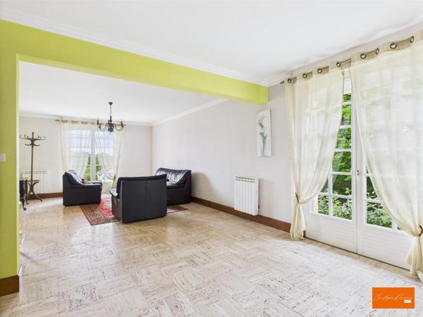 Charmant pavillon de 100 m² avec sous-sol total à Saint-Georges-Buttavent