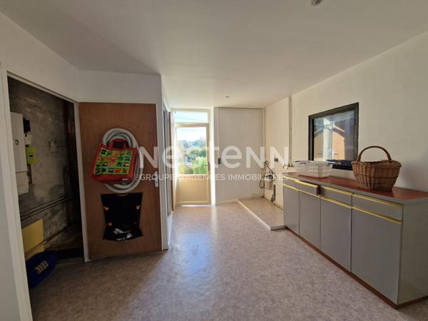 Maison rénovée à Nontron, beau jardin de 1000 m2 et piscine