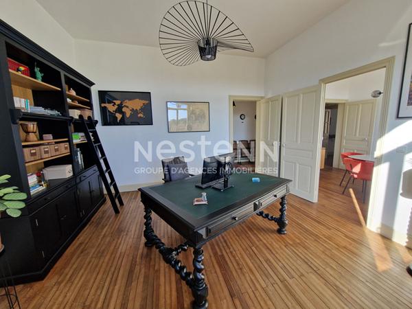 Maison rénovée à Nontron, beau jardin de 1000 m2 et piscine