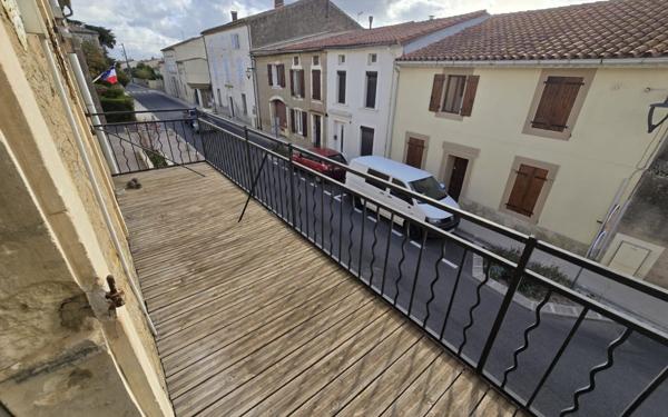 Maison à louer    5 pièces •  Saint-Nazaire-d'Aude