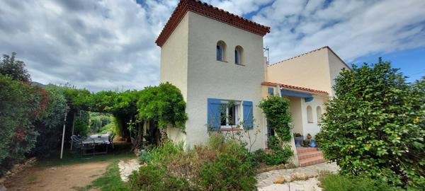 Laroque-des-Albères (66740) Villa d'exception avec vue sur les Albères et le Canigou