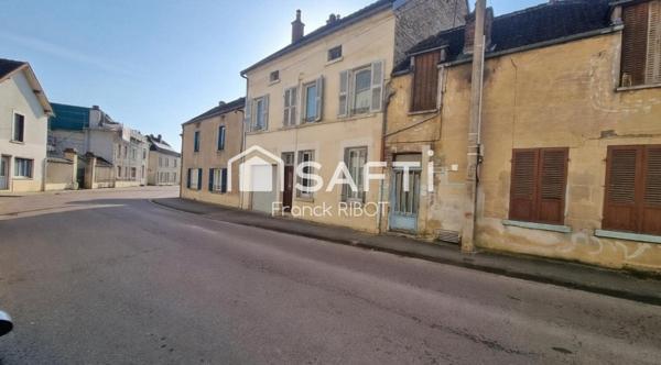 Maison de 120m2 avec cour fermée et dépendance