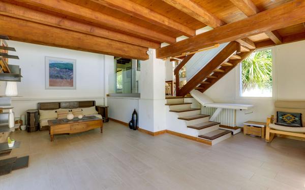 Maison à vendre    5 pièces •  Urrugne