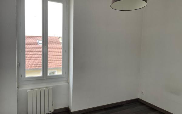 Appartement à vendre    3 pièces •  Pont-de-Chéruy