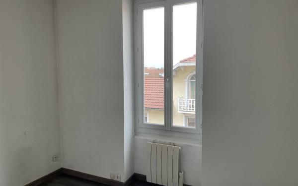 Appartement à vendre    3 pièces •  Pont-de-Chéruy