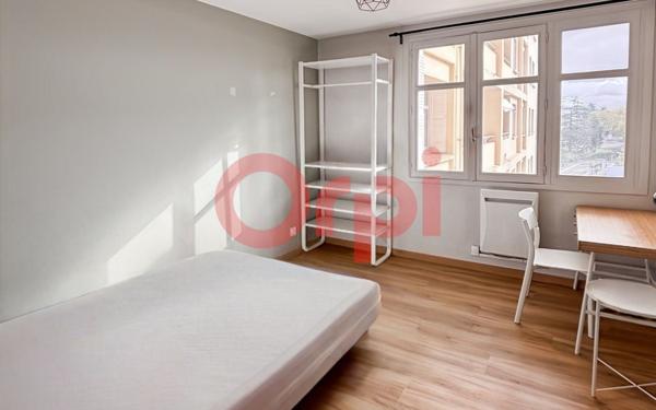 Appartement à louer    3 pièces •  Lyon 8