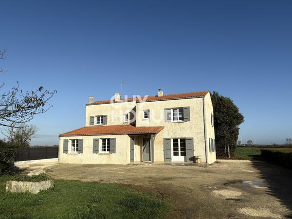 MAISON À LOUER DE 6 PIÈCES DE 193,00 M²