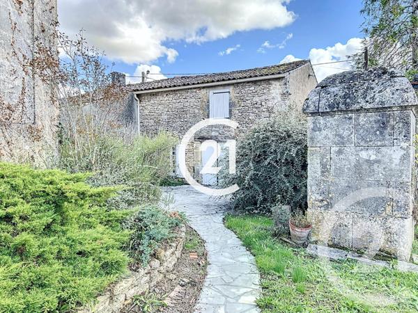 Maison à vendre  8 pièces - 281 m2 CHERVES RICHEMONT - 16