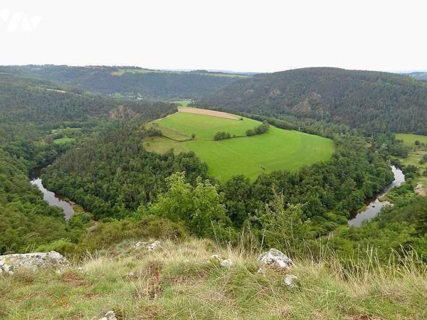 A VENDRE CORPS DE FERME SECTEUR CHAULHAC