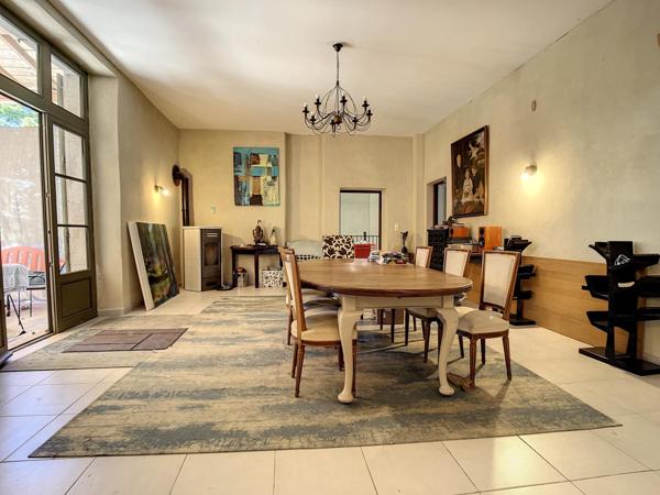 Maison familiale ou exploitable en hôtel chambres hôtes espace de soins