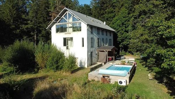 Maison familiale ou exploitable en hôtel chambres hôtes espace de soins