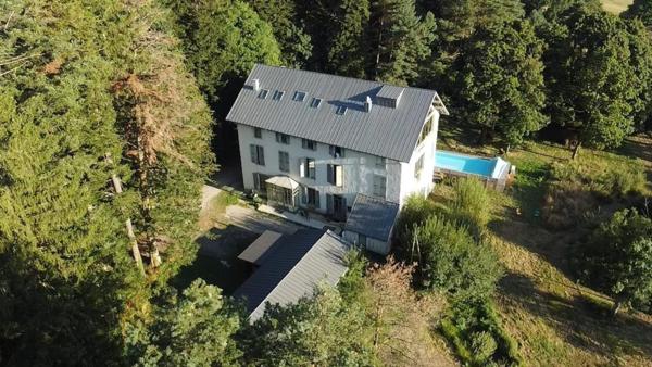 Maison familiale ou exploitable en hôtel chambres hôtes espace de soins