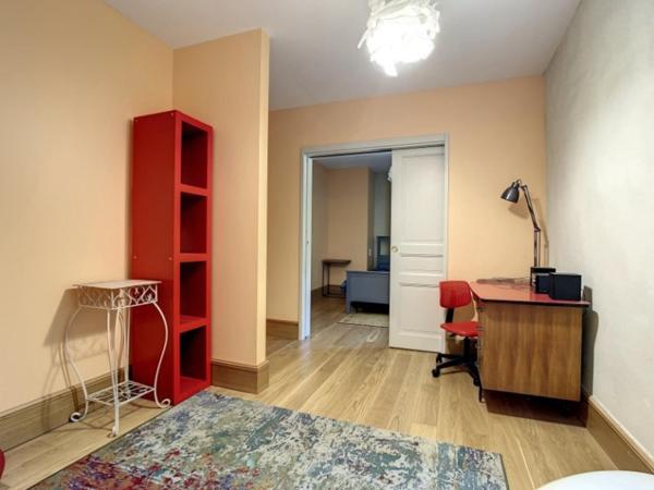 Maison familiale ou exploitable en hôtel chambres hôtes espace de soins