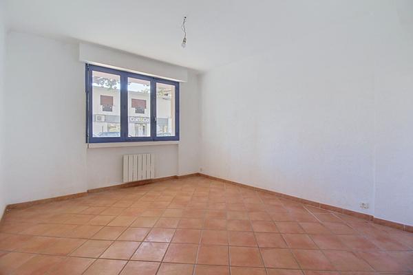 À VENDRE EN EXCLUSIVITÉ ! DRAGUIGNAN Appartement T4 de 84 m² en rez-de-chaussée