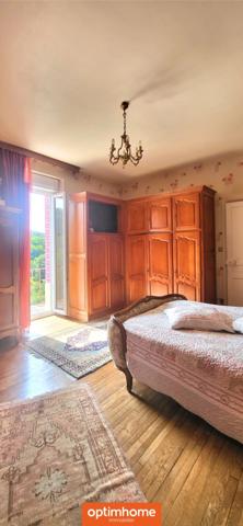 Maison bourgeoise de 1927 sur terrain de 6354m² Garages indépendants