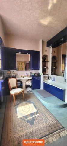 Maison bourgeoise de 1927 sur terrain de 6354m² Garages indépendants