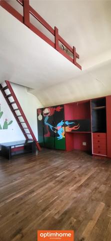 Maison bourgeoise de 1927 sur terrain de 6354m² Garages indépendants