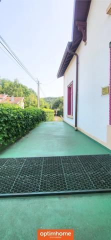 Maison bourgeoise de 1927 sur terrain de 6354m² Garages indépendants