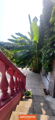 Maison bourgeoise de 1927 sur terrain de 6354m² Garages indépendants