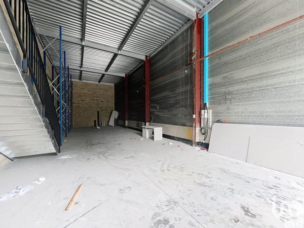 workshop rental 200 m² Brie-Comte-Robert