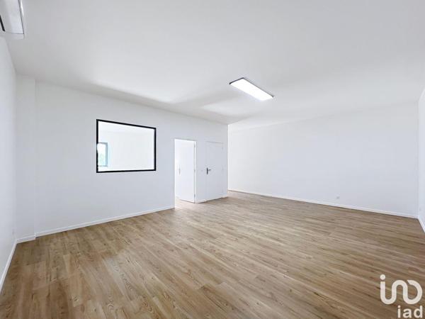 workshop rental 200 m² Brie-Comte-Robert