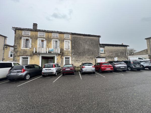 Mirepoix (09500) RARE - Mirepoix 09200 Ensemble immobilier composé de 5 maisons soit + de 460m2 exploitables