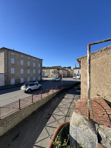 Mirepoix (09500) RARE - Mirepoix 09200 Ensemble immobilier composé de 5 maisons soit + de 460m2 exploitables