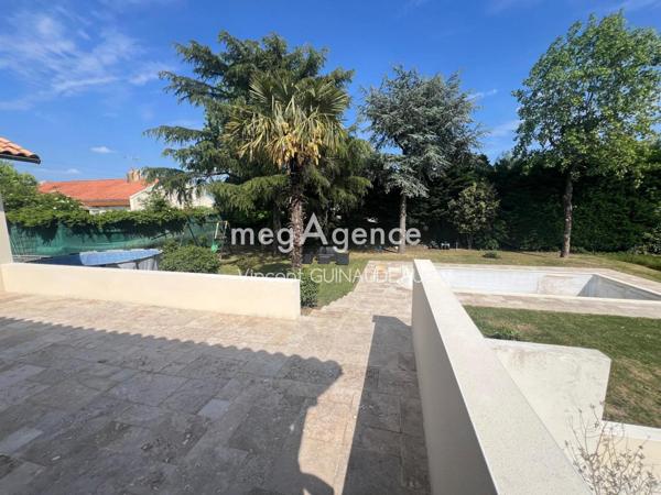 Maison à CHOLET, 49300 - 7 pièces 197m²