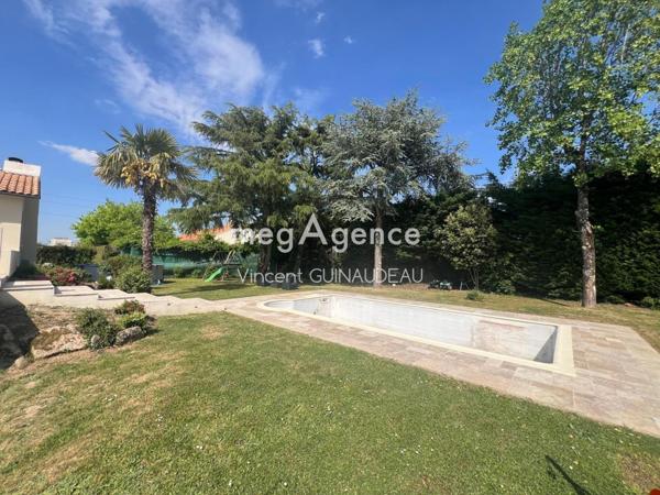 Maison à CHOLET, 49300 - 7 pièces 197m²