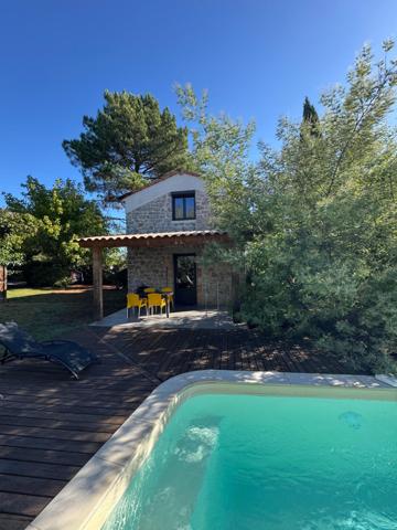 Propriété avec maison et dépendance, 2 piscines