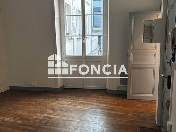 Location Appartement 2 pièces 45 m² - 50 RUE SAINT AUBIN Angers 49100