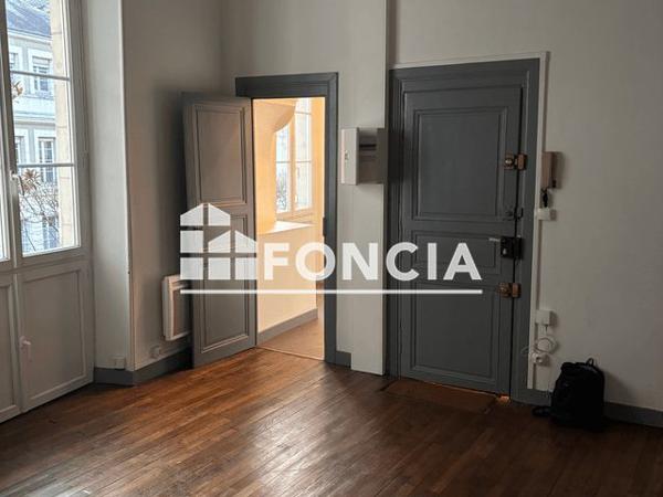 Location Appartement 2 pièces 45 m² - 50 RUE SAINT AUBIN Angers 49100