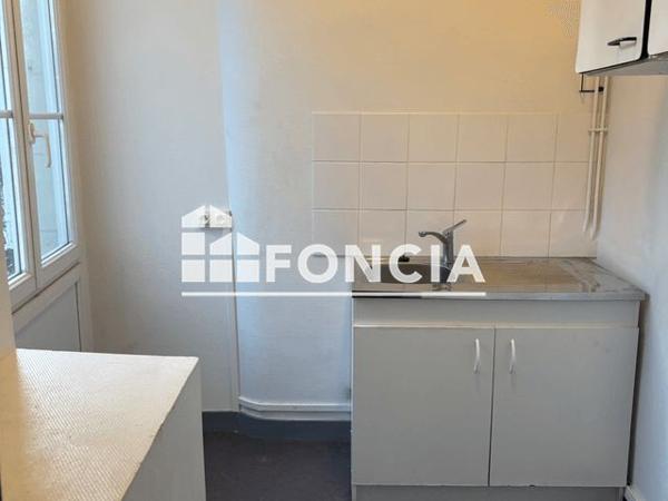 Location Appartement 2 pièces 45 m² - 50 RUE SAINT AUBIN Angers 49100