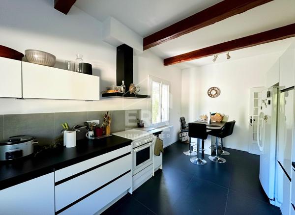 A vendre - Propriété avec Piscine - Jardin - Perpignan