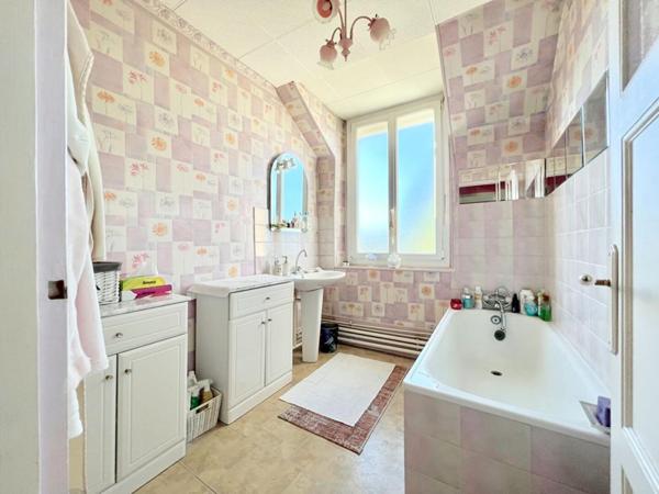 Maison Garchizy 7 pièce(s) 205 m2 sur 2500m2 de terrain - 5 chambres