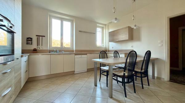 Maison Corbeil Essonnes 10 pièce(s) 240 m2