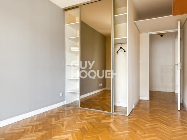 ISSY-LES-MOULINEAUX – BORDS DE SEINE / LIMITE BOULOGNE – 49 m² AU POTENTIEL 3 PIÈCES – PARKING – 310 000 € FAI