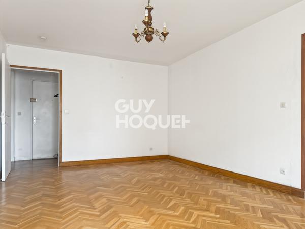 ISSY-LES-MOULINEAUX – BORDS DE SEINE / LIMITE BOULOGNE – 49 m² AU POTENTIEL 3 PIÈCES – PARKING – 310 000 € FAI