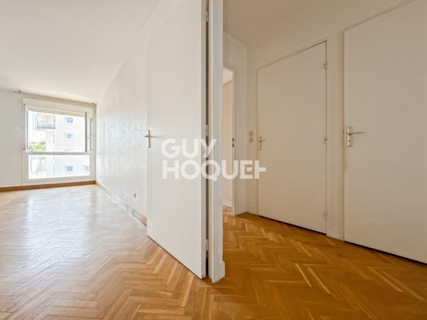 ISSY-LES-MOULINEAUX – BORDS DE SEINE / LIMITE BOULOGNE – 49 m² AU POTENTIEL 3 PIÈCES – PARKING – 310 000 € FAI