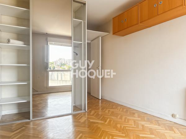 ISSY-LES-MOULINEAUX – BORDS DE SEINE / LIMITE BOULOGNE – 49 m² AU POTENTIEL 3 PIÈCES – PARKING – 310 000 € FAI