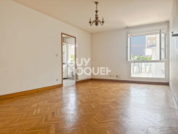 ISSY-LES-MOULINEAUX – BORDS DE SEINE / LIMITE BOULOGNE – 49 m² AU POTENTIEL 3 PIÈCES – PARKING – 310 000 € FAI