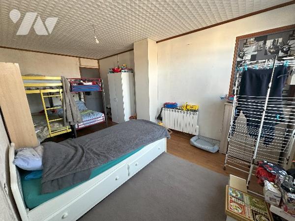 MAISON CENTRE-VILLE - 2 LOGEMENTS dont 1 loué - 5 CHAMBRES