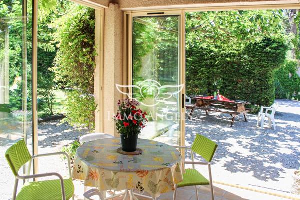 Mas ancien avec dépendances