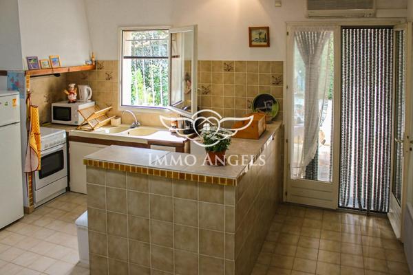 Mas ancien avec dépendances